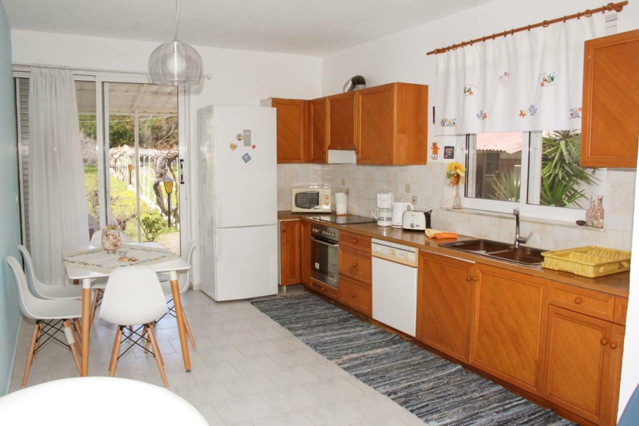 Marina Beach House Lardos Esterno foto